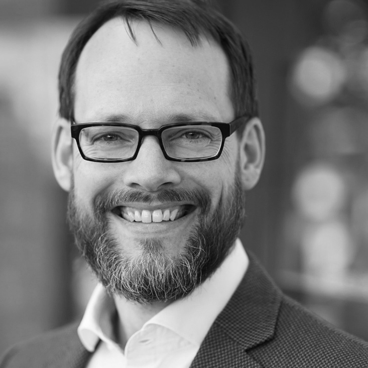 Henning Hoyer, Management · Geschäftsführung